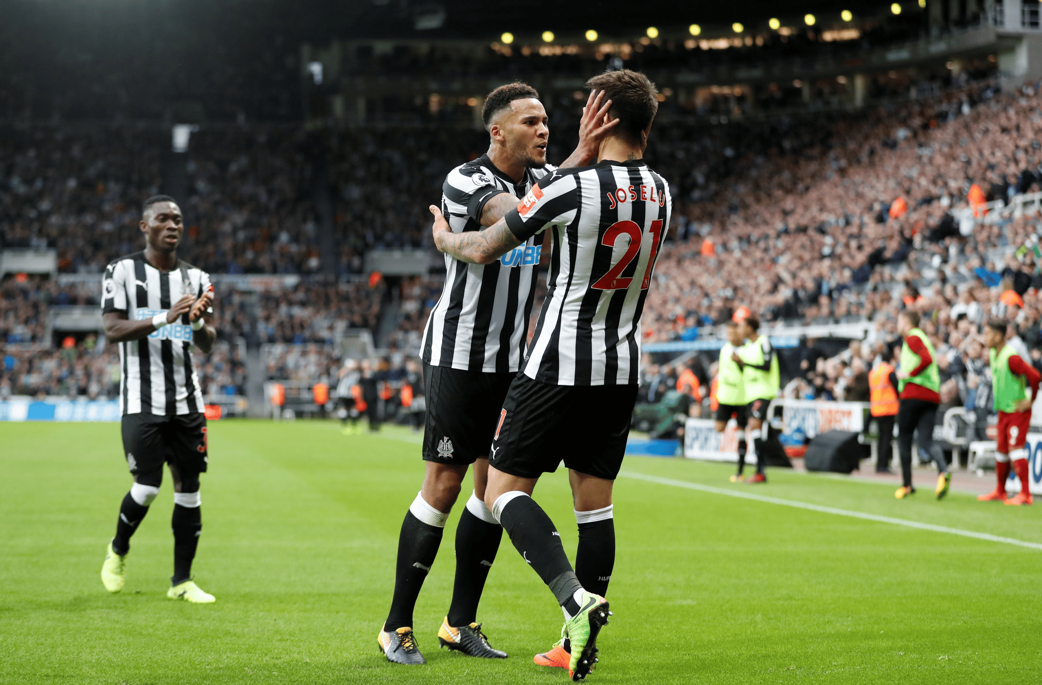 英雄联盟比赛直播-清晨法甲传出新动向，纽卡斯尔强势反弹，管理层表态：更衣室稳定，更衣室氛围转暖(fm2021十大顶级中场)